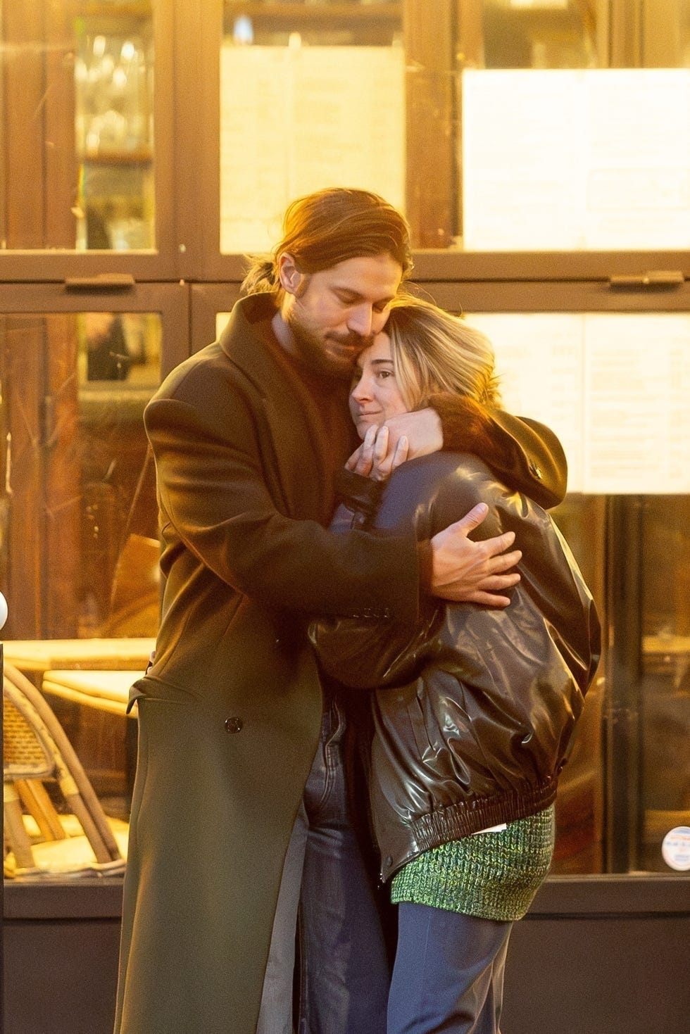 paris, france *premium exclusive* **web embargo until march 27th, 2025 @ 5:30pm et** 'emily in paris' actor lucas bravo and american actress shailene woodley were spotted in the marais district of paris, sharing a romantic dinner before ending the evening at a bar with live music. the couple embraced tenderly as they enjoyed their night out in the city after debuting their relationship together post aaron rodgers engagement. shailene is seen holding onto lucas, kissing his hand and looking at him with adorned eyes as the two explore the city of love together! march 24, 2025 **shot on 03/24/25** pictured: lucas bravo, shailene woodley backgrid usa 27 march 2025 byline must read: backgrid usa: +1 310 798 9111 / usasales@backgrid.com uk: +44 208 344 2007 / uksales@backgrid.com *uk clients pictures containing children please pixelate face prior to publication*