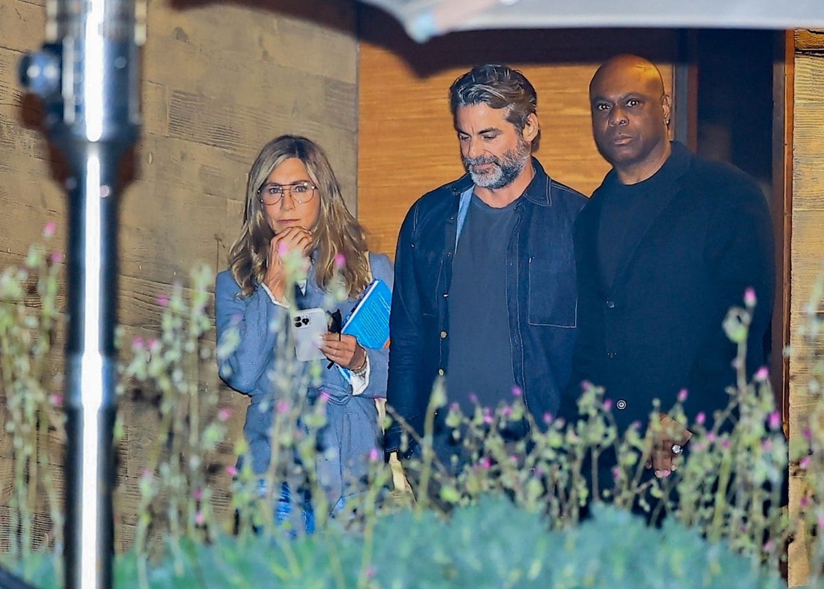 *exclusive* malibu, ca jennifer aniston stepped out with her new boyfriend jim curtis for a dinner date at nobu in malibu, where they joined longtime friends courteney cox and johnny mcdaid. aniston kept it casual chic in a gray blazer, jeans, and glasses, while cox opted for a denim jacket and a black ensemble. the couples were seen leaving the restaurant together after their evening out.pictured: jennifer aniston, jim curtisbackgrid usa 18 august 2025 usa: +1 310 798 9111 / usasales@backgrid.comuk: +44 208 344 2007 / uksales@backgrid.com*uk clients pictures containing childrenplease pixelate face prior to publication*