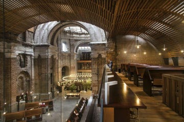 biblioteca de escuelas pias en lavapies, madrid