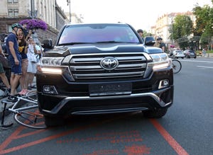 rally for rights of cyclists in kyiv