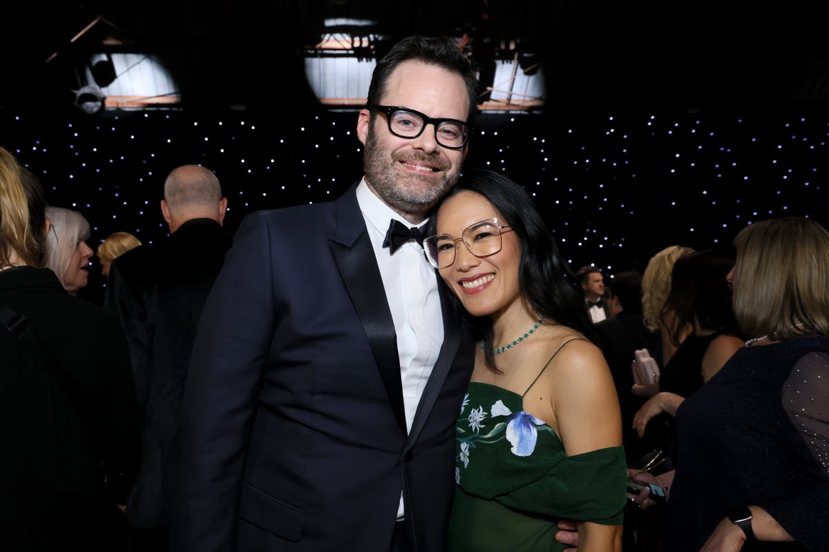 Ali Wong and Bill Hader Enjoy a PDA-Filled Date Night at the Delayed ...