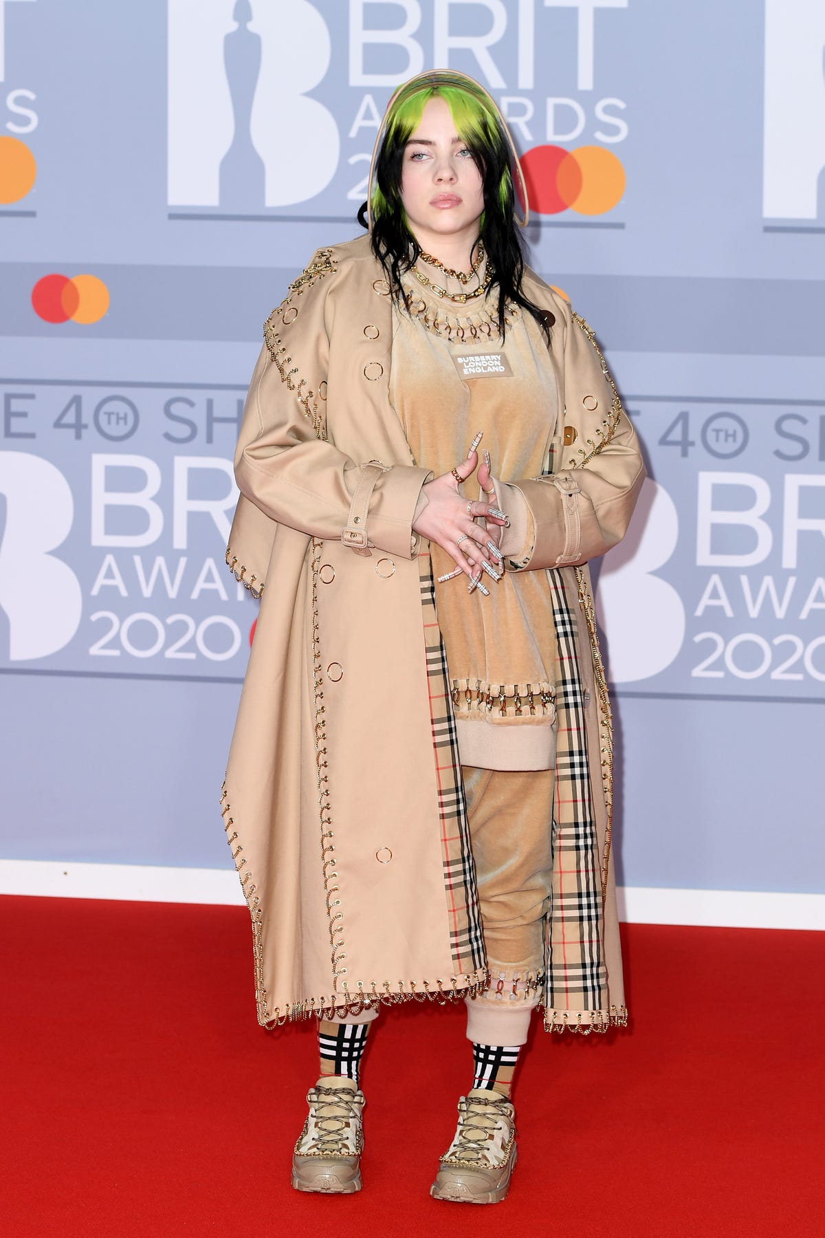 Billie Eilish se desnuda ante su público para protestar sobre las críticas  a su cuerpo y su forma de vestir