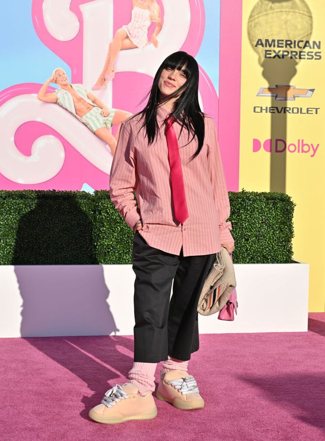 https://hips.hearstapps.com/hmg-prod/images/billie-eilish-attends-the-world-premiere-of-barbie-at-news-photo-1689160577.jpg?resize=640:*