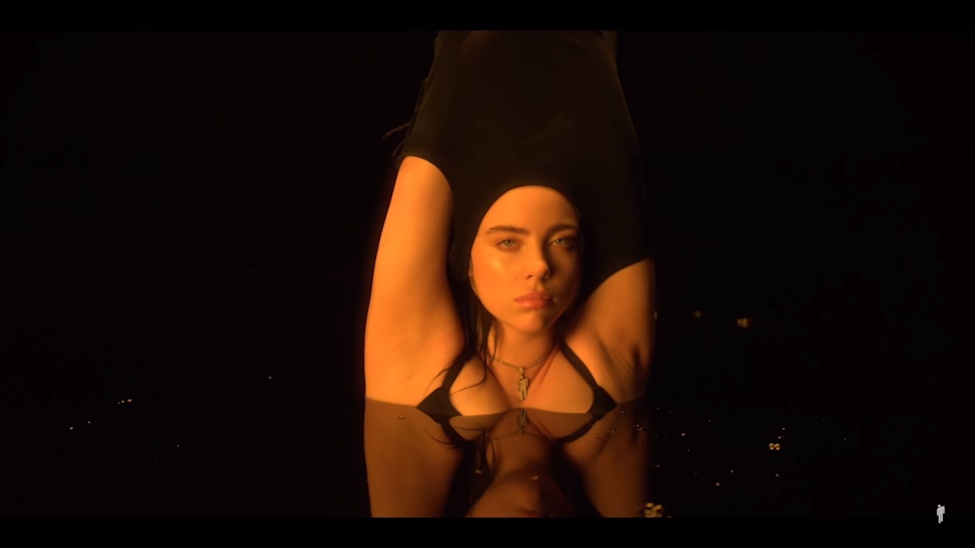 Billie Eilish y su corto desnudándose contra el body shaming