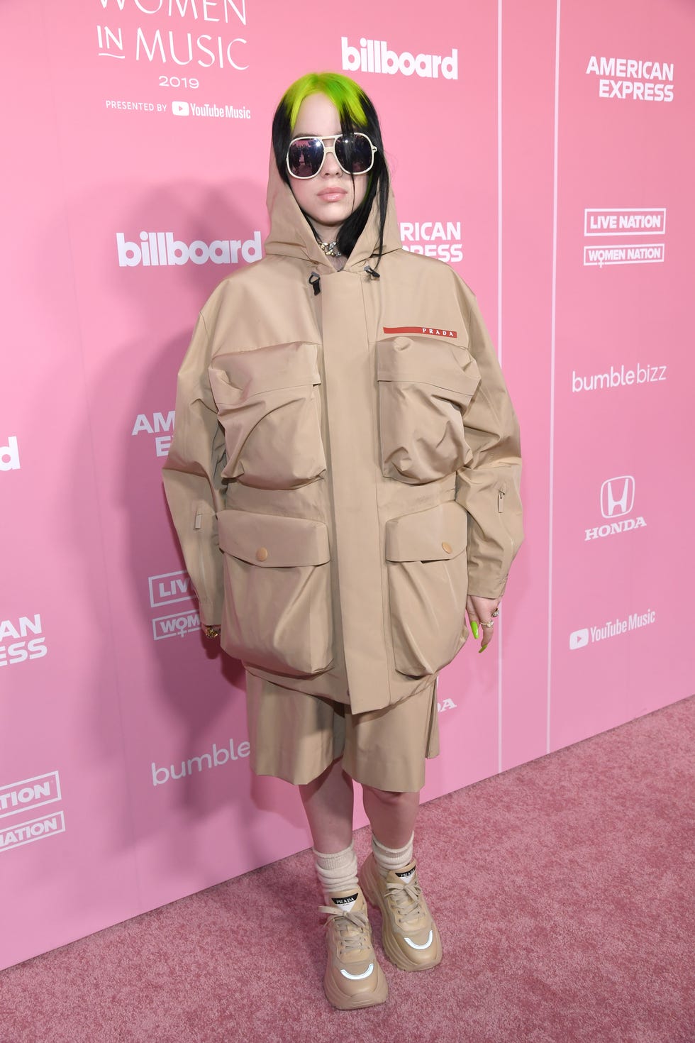 billie-eilish-style-file-7-1640169879.jpg?crop=1xw:1xh;center,top&resize=980:*