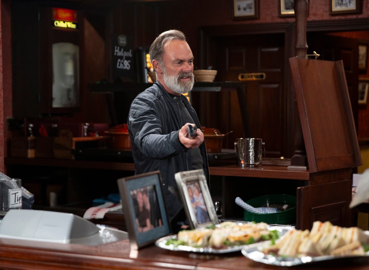 Coronation Street star explains Billy's big Todd revelation in sad scenes