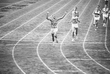 Billy Mills Winning Race in Olympics