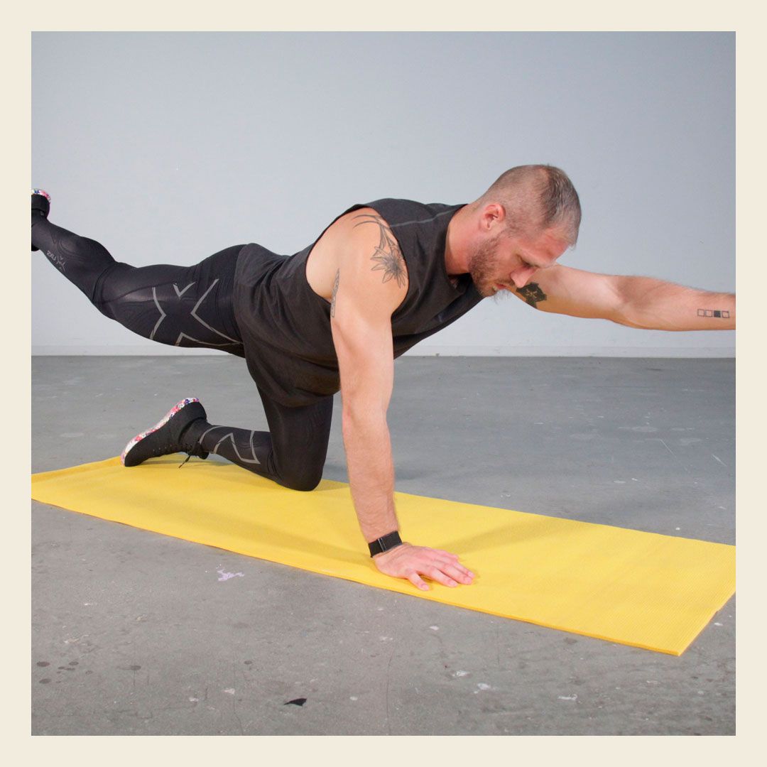 Arm, Physical fitness, Joint, Shoulder, Fitness professional, Stretching, Exercise, Plank, Knee, Balance, 