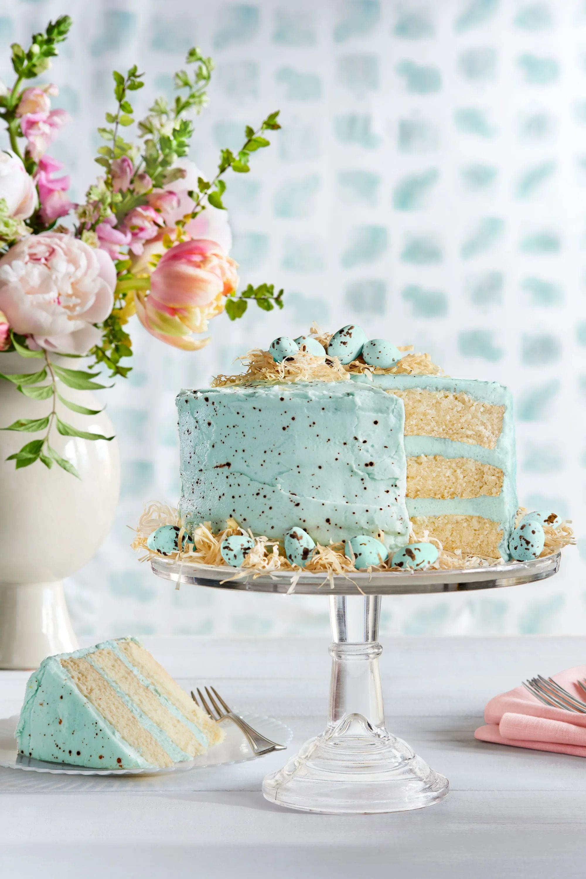 25 Cute Birthday Cake Ideas : Buttercream Cake with Butterfly Details
