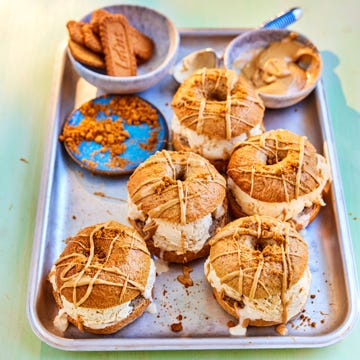 biscoff bagel ice cream sandwiches