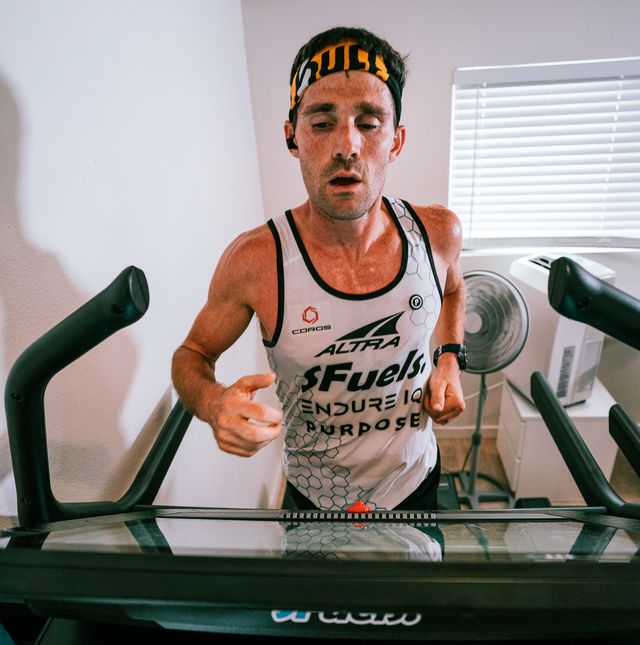 zach bitter during his 100 mile treadmill world record run