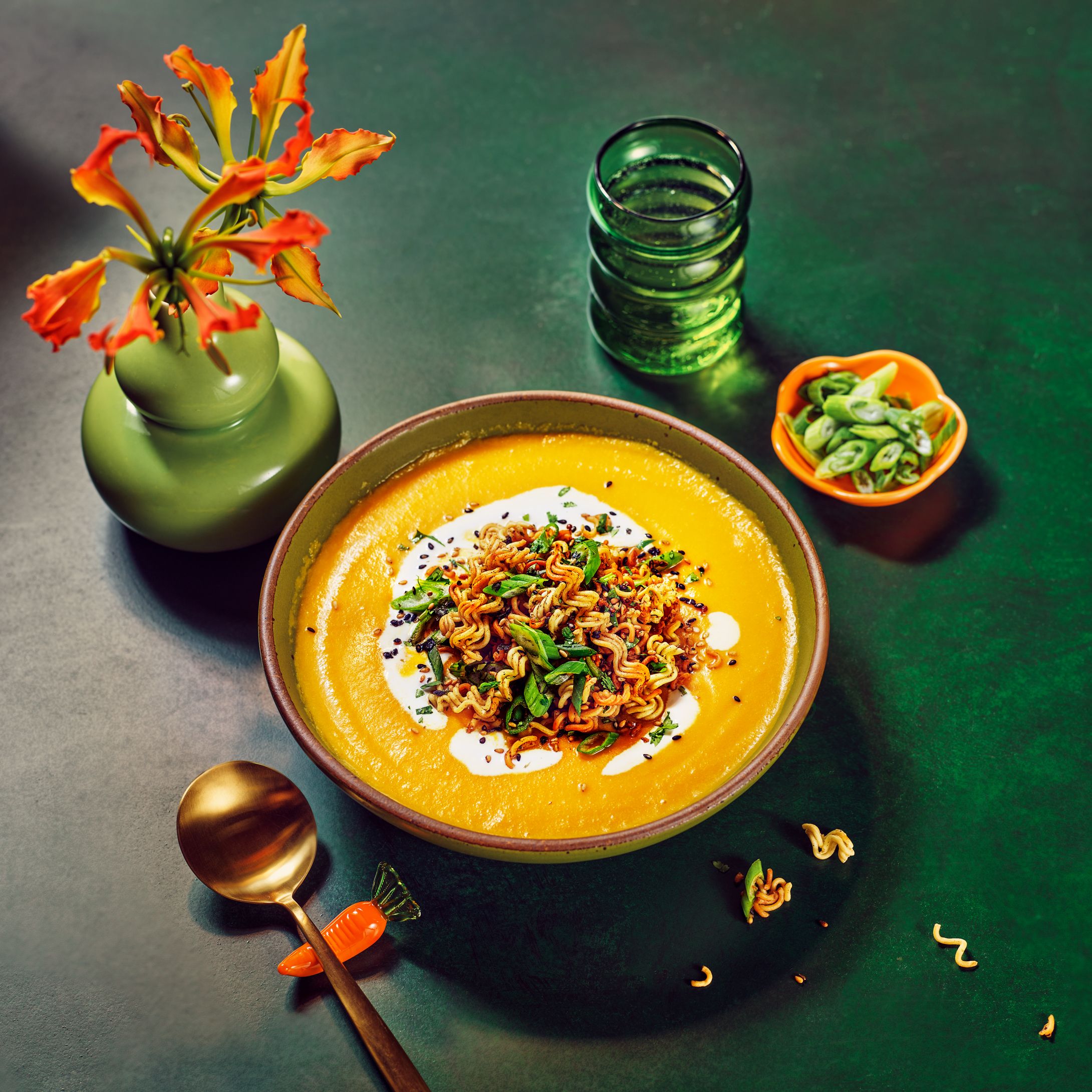 https://hips.hearstapps.com/hmg-prod/images/bites-doingtheleast-carrot-soup-643ef113defcd.jpeg