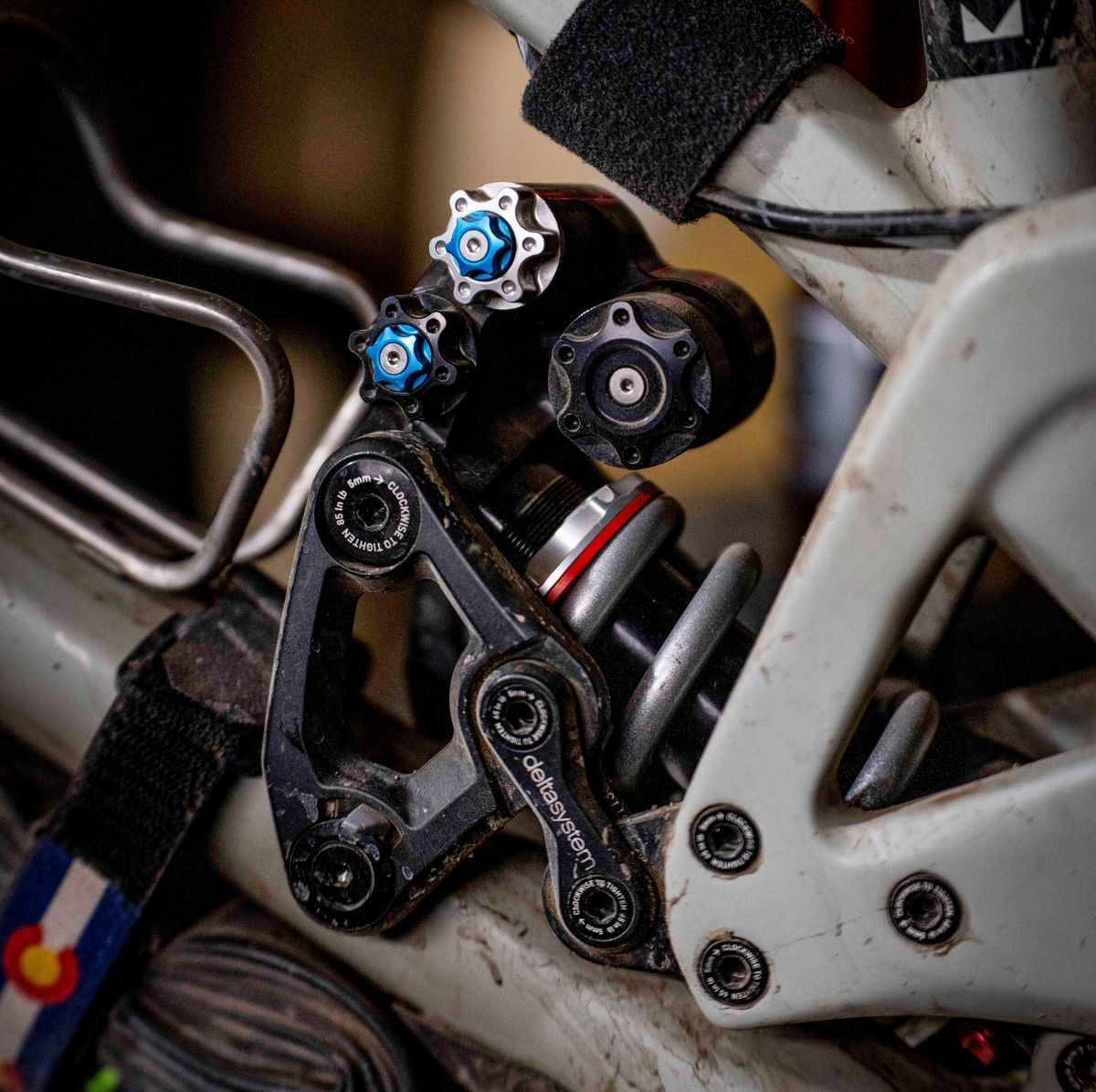 Can you repair a bike shock absorber?