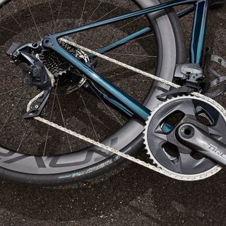 Bicycle wheel, Bicycle part, Bicycle drivetrain part, Bicycle tire, Spoke, Bicycle, Wheel, Crankset, Vehicle, Tire, 