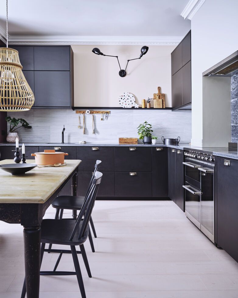 8 Ways to Design a Black and White Kitchen