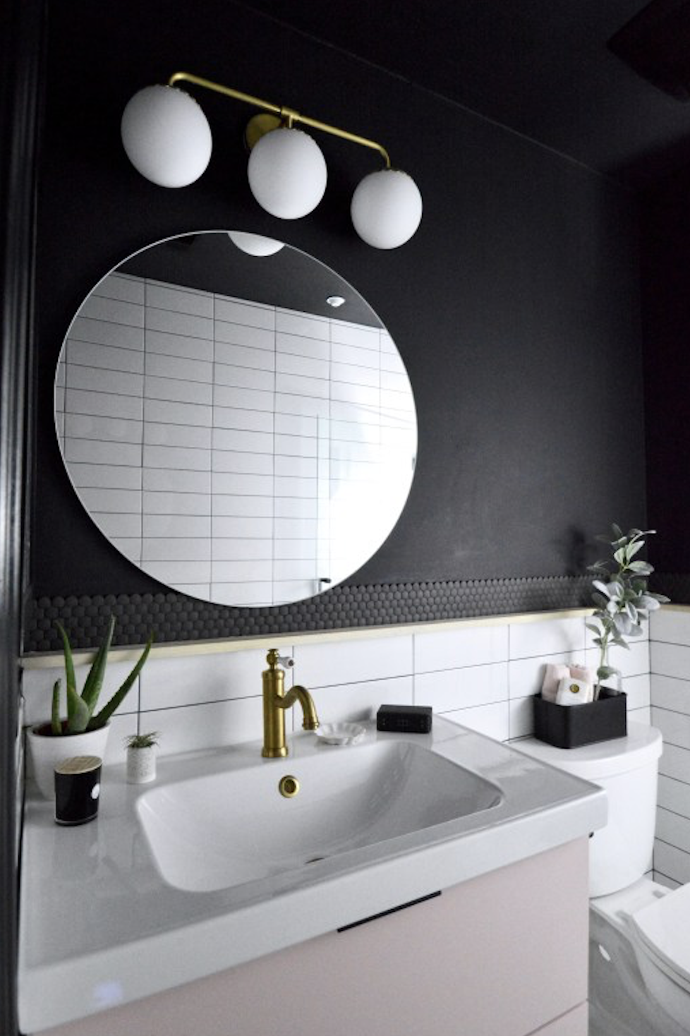 20 Elegant Black Bathroom Ideas - Black Bathroom Designs