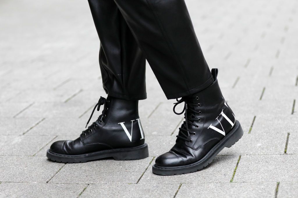 It's over for the shoe. Here's how to find the right boot for winter