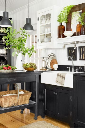 black kitchen cabinet ideas