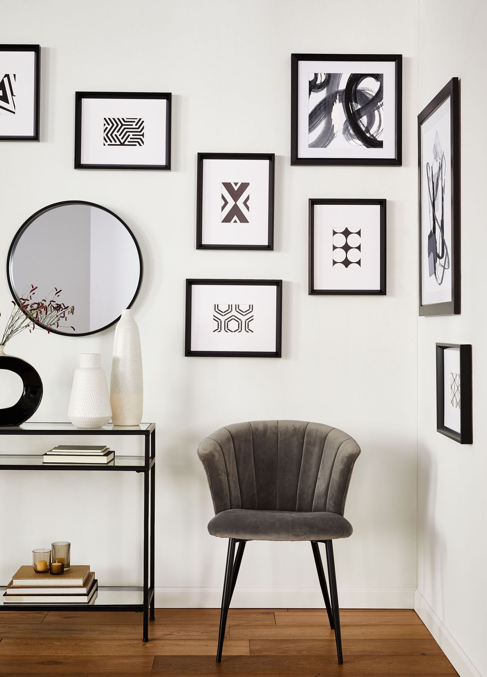 How To Create A Simple Desk Gallery Wall