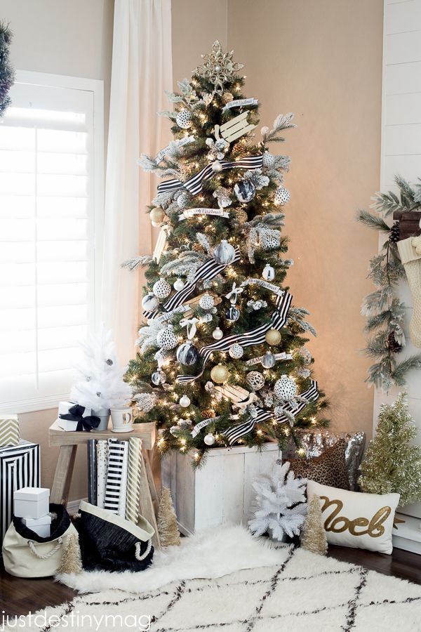 christmas tree decorations black white