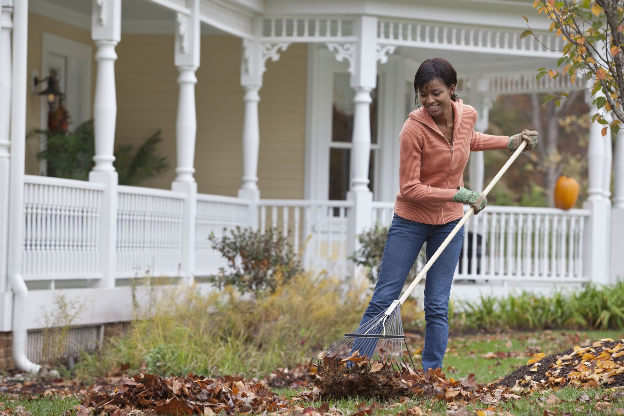 Prepping my yard for Spring with Rubbermaid!