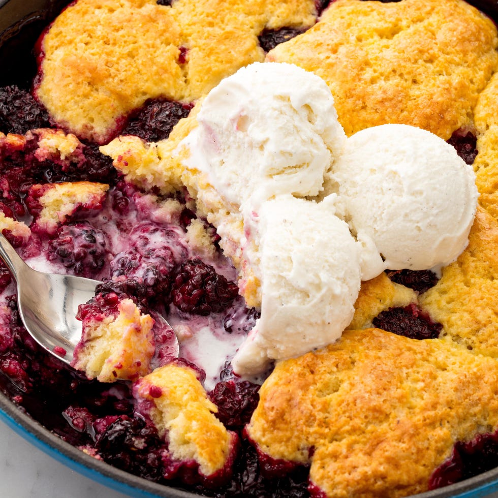 blackberry cobbler topped with vanilla ice cream