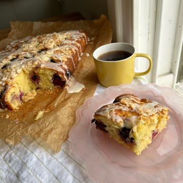 blackberry traybake