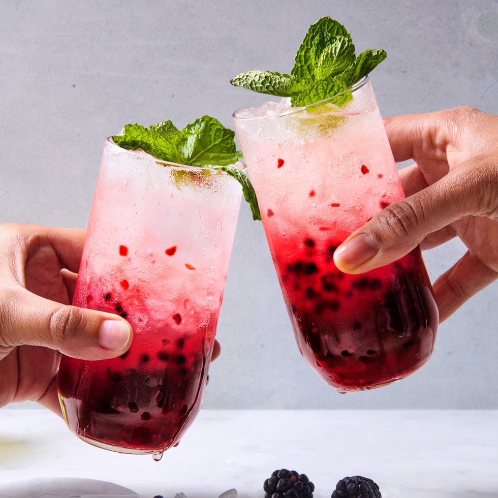 blackberry virgin mojito with mint and blackberries