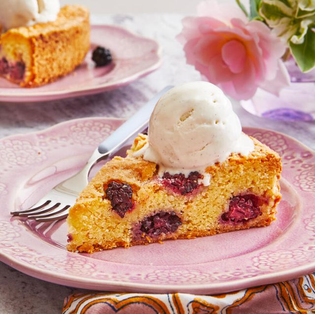 the pioneer woman's blackberry cobbler cake recipe