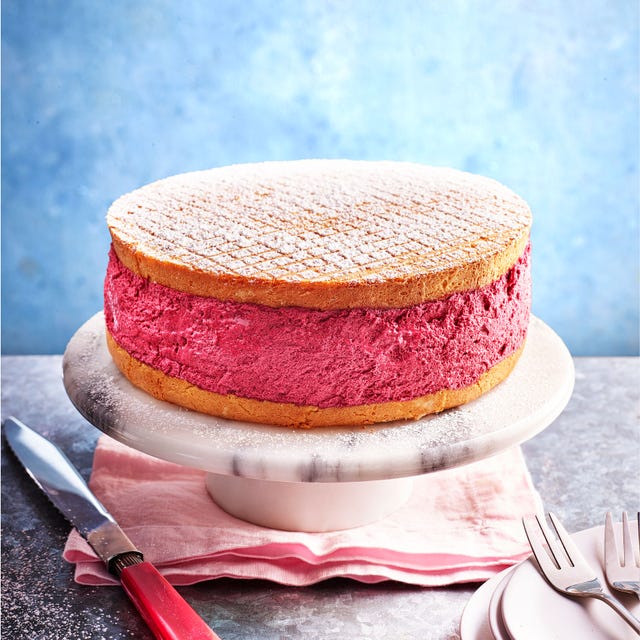blackcurrant mousse cake