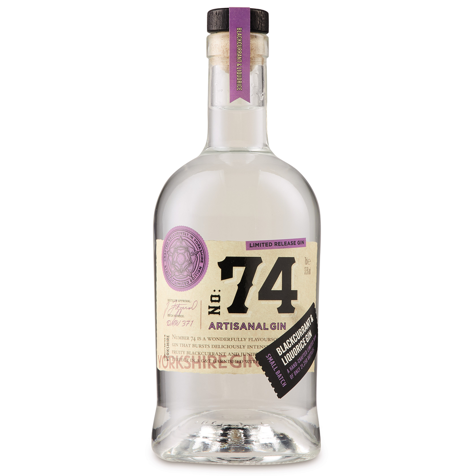 Drink, Liqueur, Alcoholic beverage, Distilled beverage, Vodka, Vodka and tonic, Bottle, 