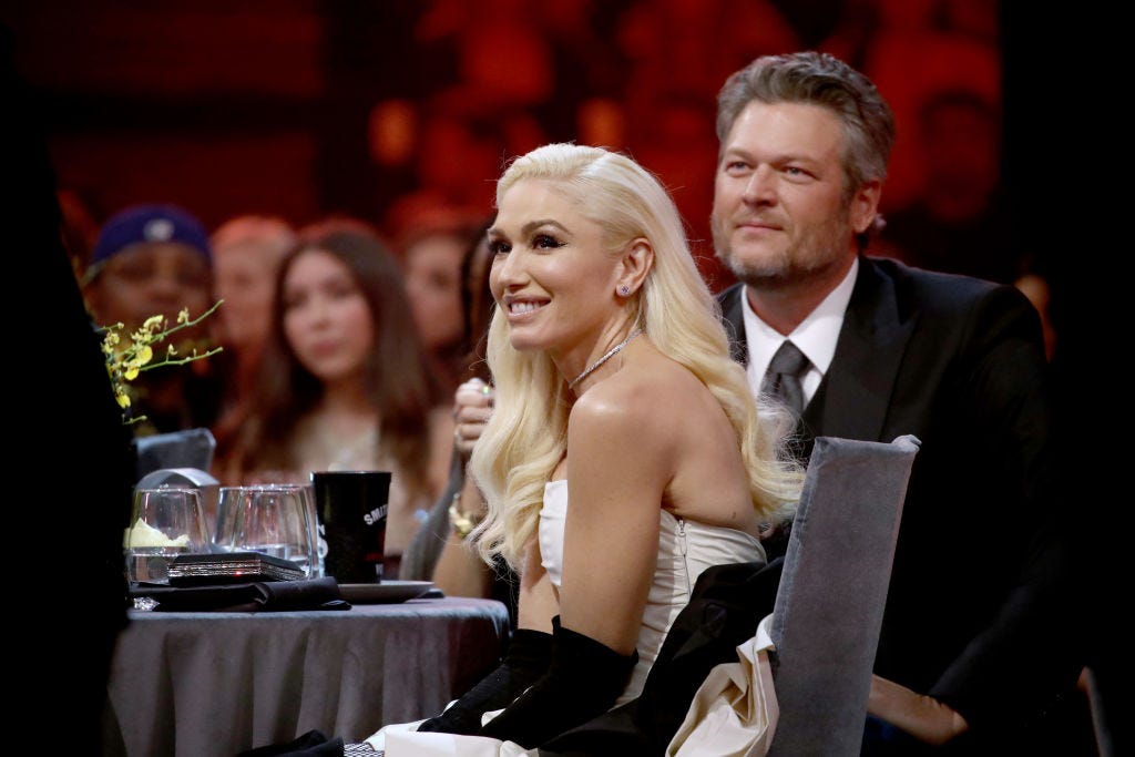 https://hips.hearstapps.com/hmg-prod/images/blake-gwen-song-1576259570.jpg?crop=1xw:0.8433382137628112xh;center,top