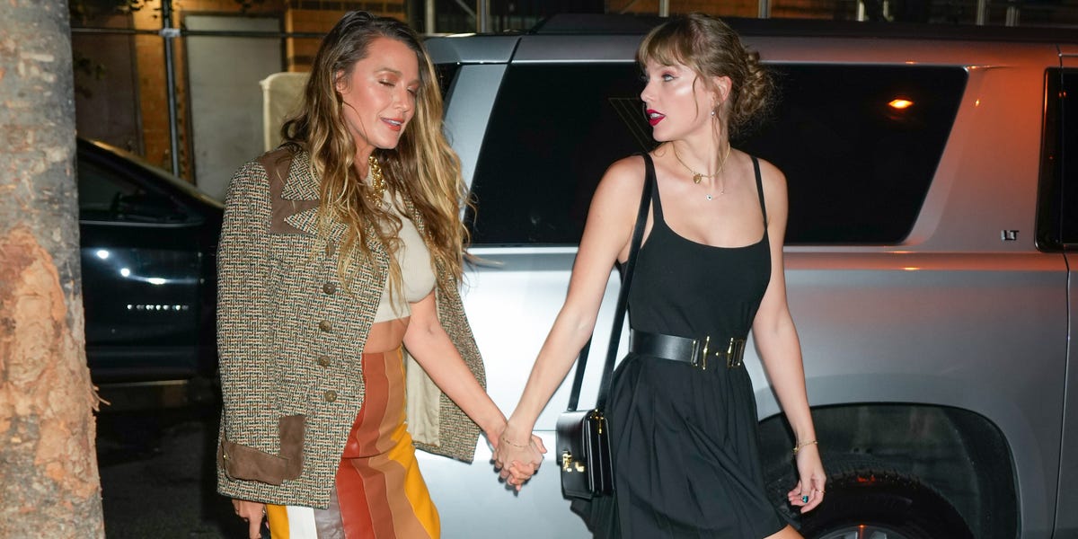 Taylor Swift wears an Aritzia dress to hang out with Brittany Mahomes in New York City