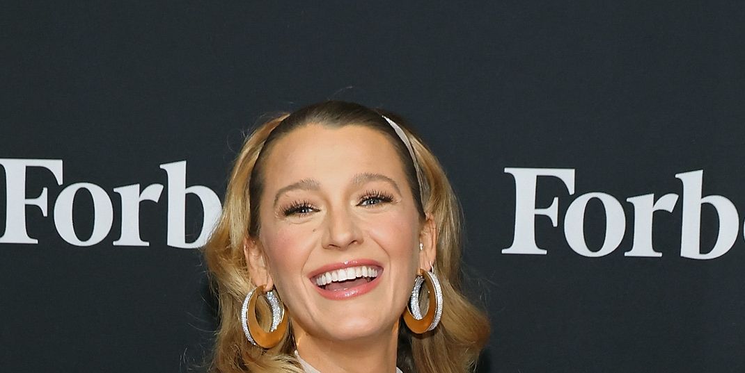 https://hips.hearstapps.com/hmg-prod/images/blake-lively-attends-the-10th-annual-forbes-power-womens-news-photo-1663276014.jpg?crop=0.535xw:0.179xh;0.226xw,0.0342xh&resize=1200:*