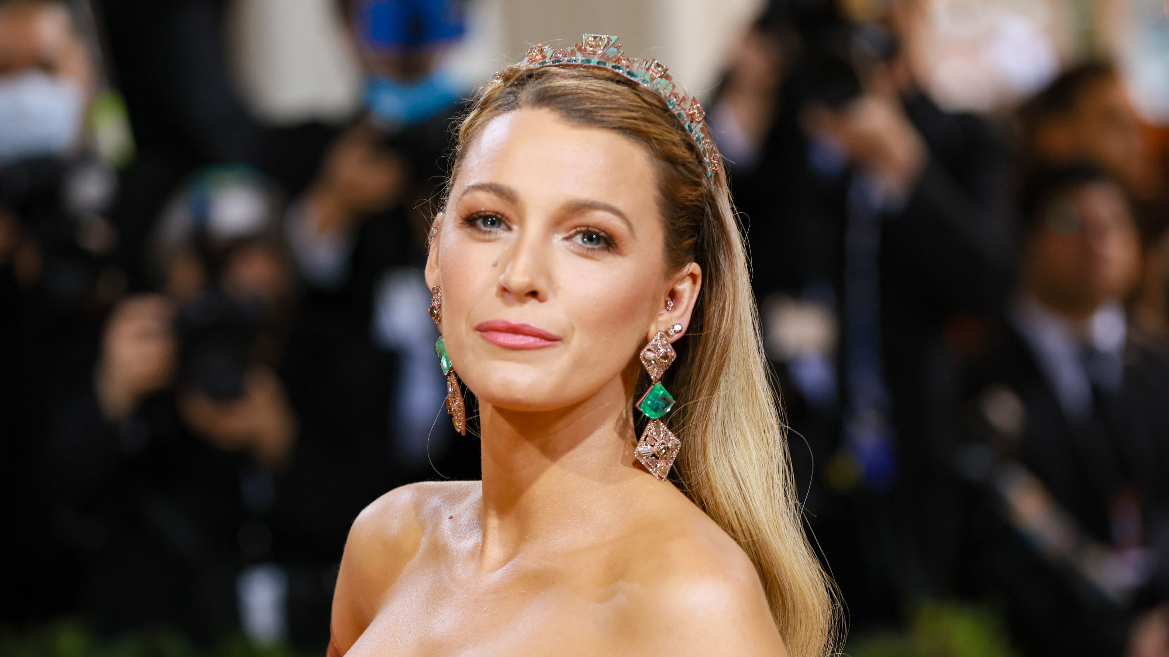 Blake Lively 2022 Met Gala Versace Dress, Outfit Change: Details – WWD