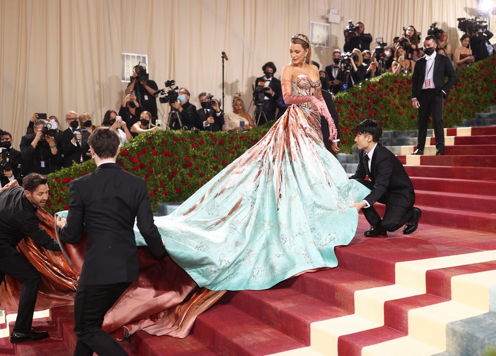 the 2022 met gala in america an anthology of fashion red carpet arrivals