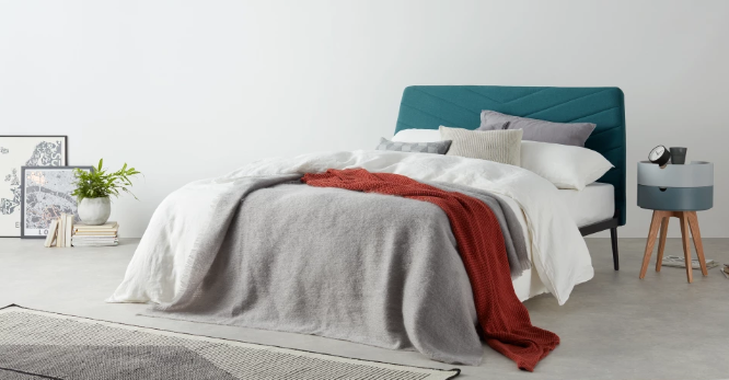 Bed sheet, Bed, Bedding, Furniture, Bedroom, Bed frame, Red, Room, Duvet cover, Textile, 