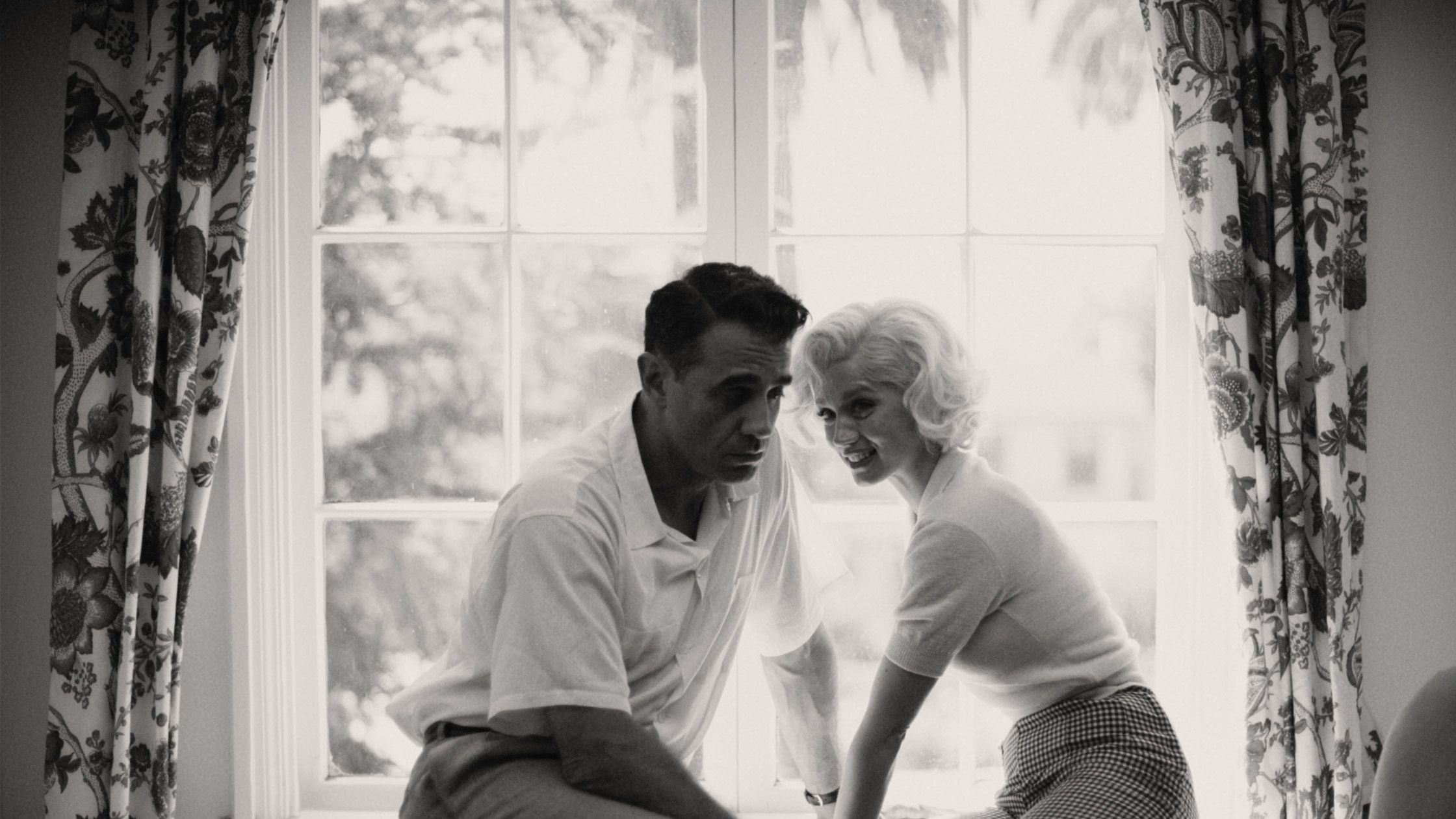 True Story of Marilyn Monroe and Joe DiMaggio's Relationship in Blonde
