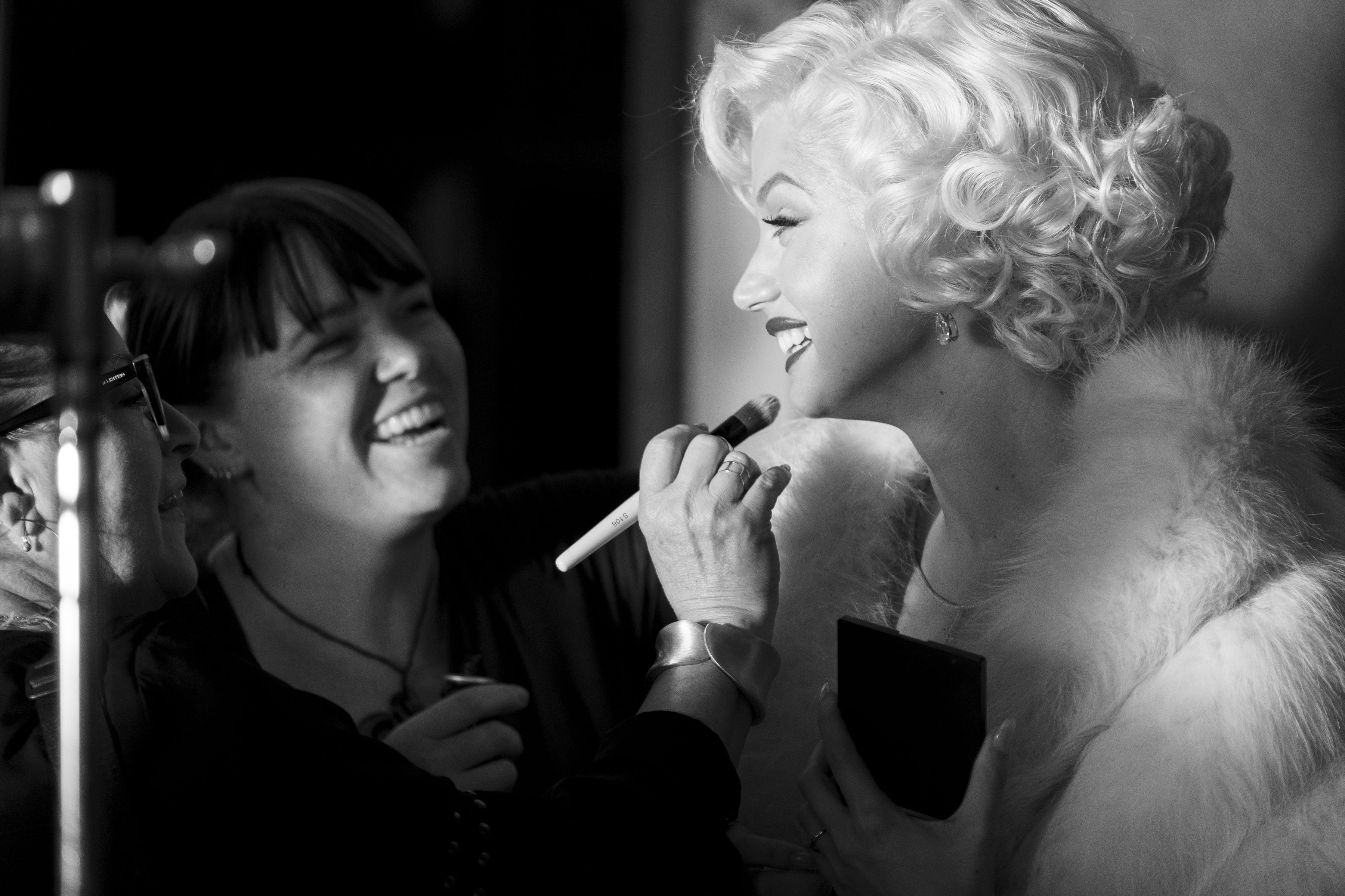 Movie Porn Vintage Marilyn Monroe - How 'Blonde's Costume Designer Transformed Ana de Armas Into Marilyn Monroe