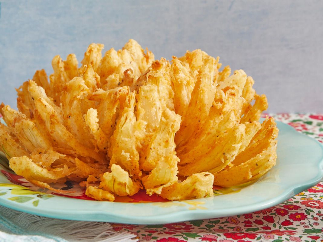 Best Blooming Onion Recipe - How to Make a Blooming Onion