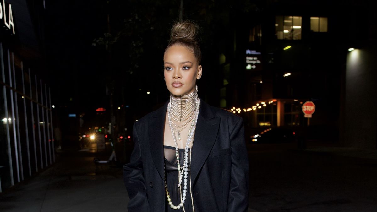 Rihanna Drapes Herself in Pearls to Deliver This Season's Coolest ...