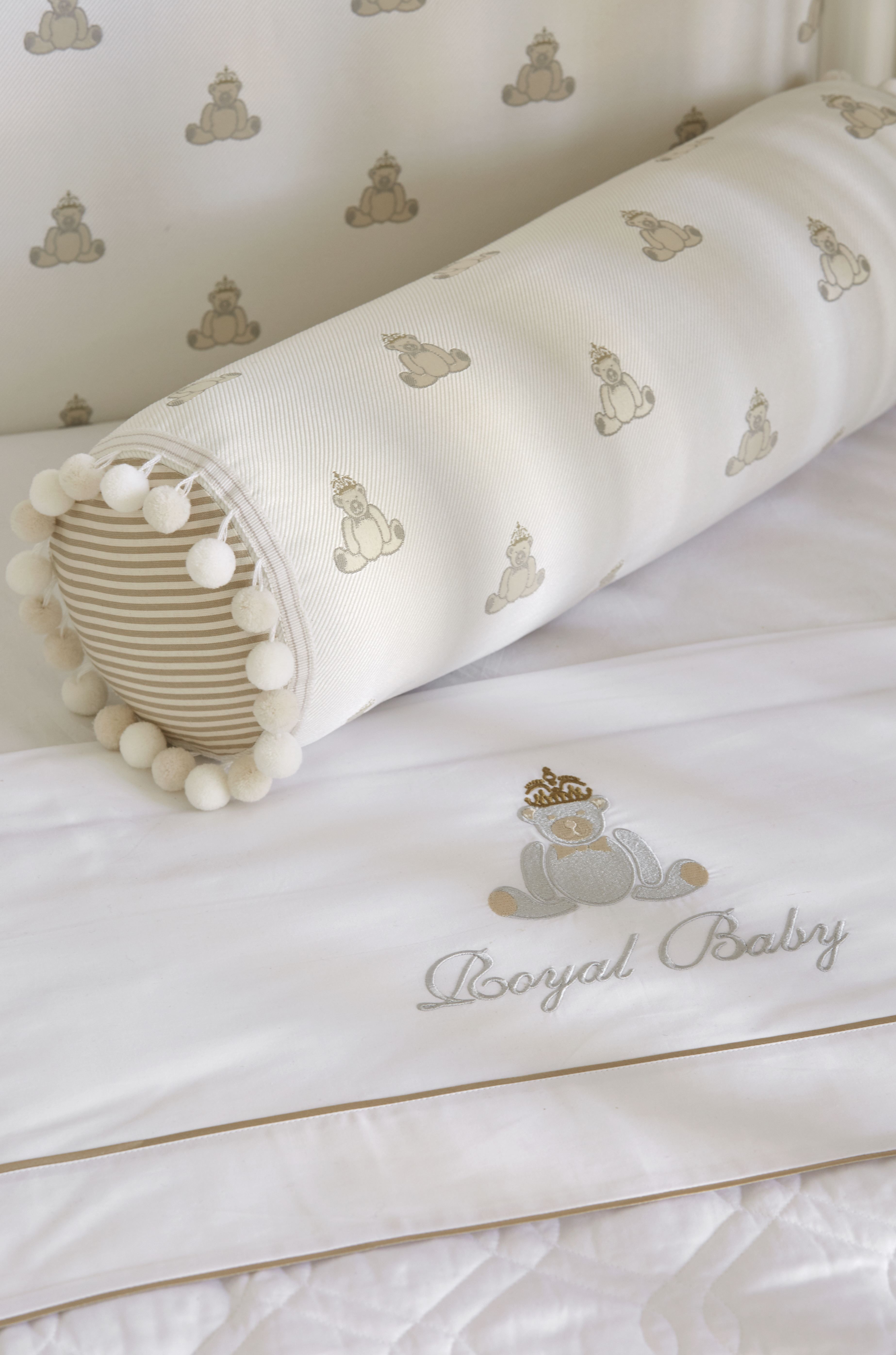 Royal top baby bed