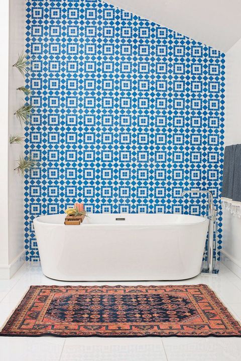 Tile, Blue, Bathroom, Room, Property, Floor, Turquoise, Wall, Azure, Bathtub, 