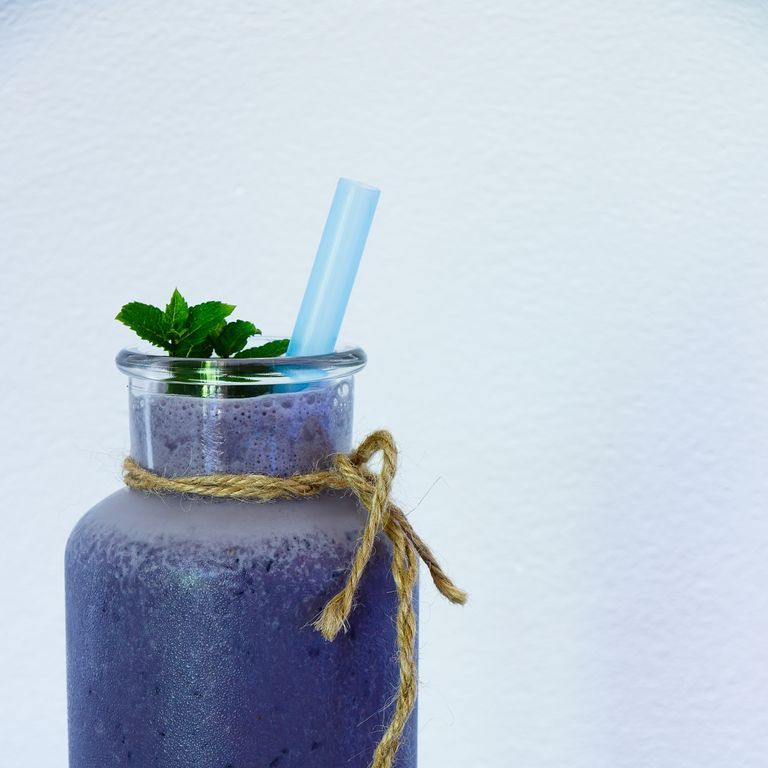 blue bomb healthy protein smoothie