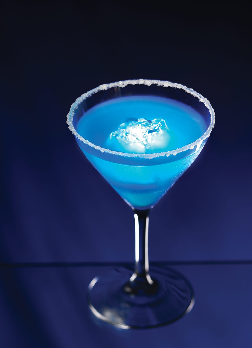Blue lagoon, Blue, Drink, Water, Martini glass, Blue hawaii, Kamikaze, Turquoise, Curaçao, Non-alcoholic beverage, 