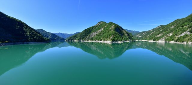 blue lake ridracoli, in the wild apennines