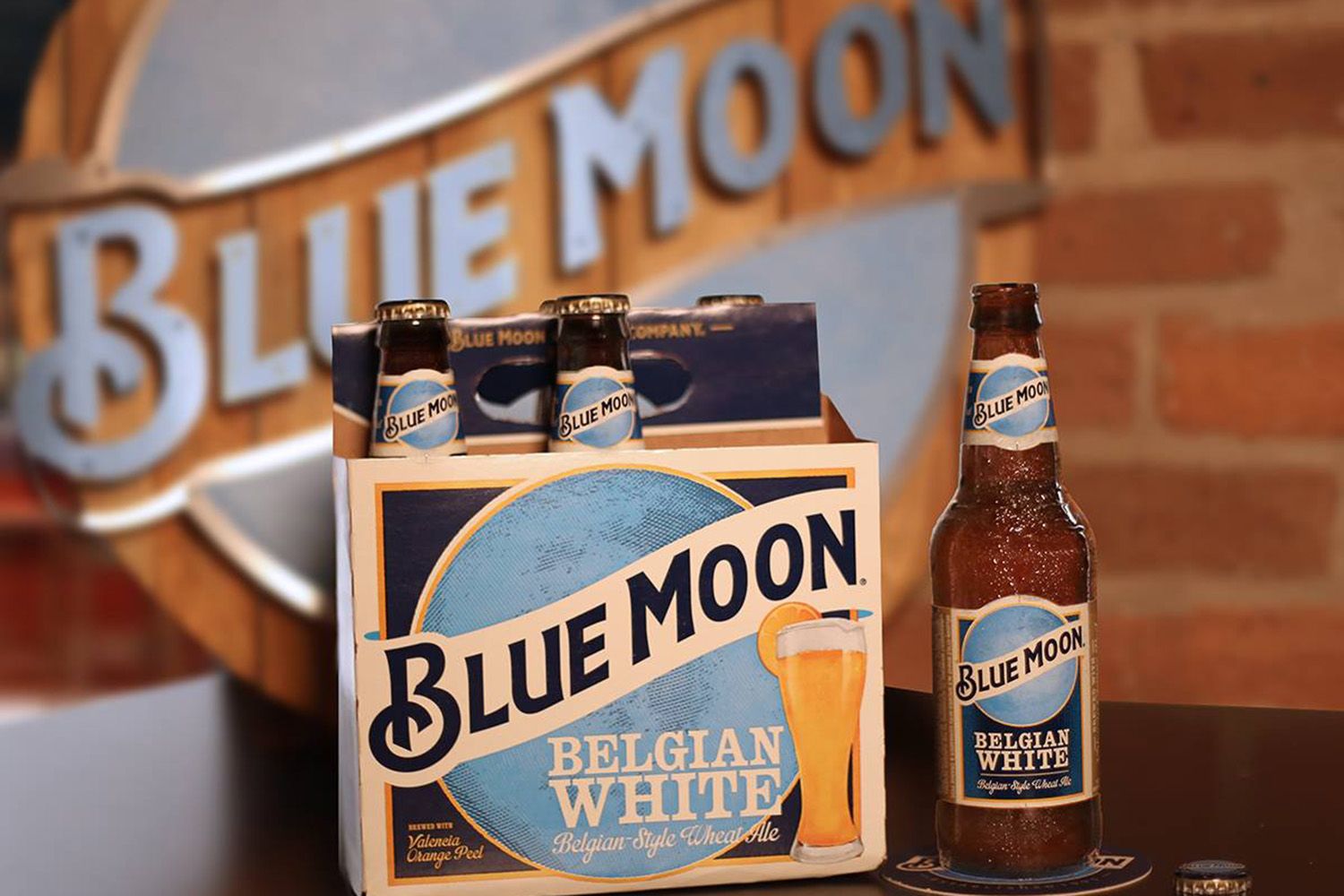 blue moon beer bottle