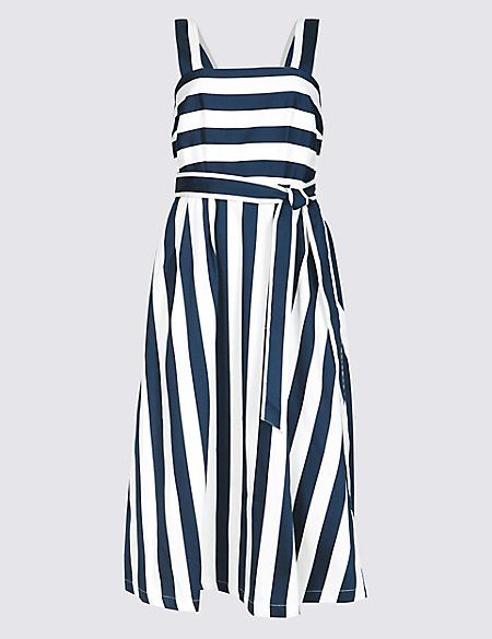 Clothing, Day dress, Dress, White, Black-and-white, Cocktail dress, One-piece garment, A-line, Sleeve, Pattern, 