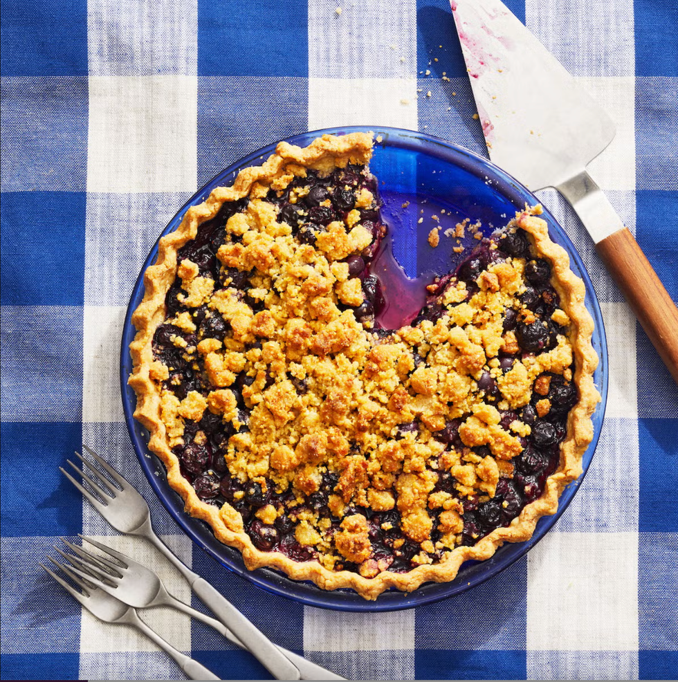 blueberry cornmeal crumble pie