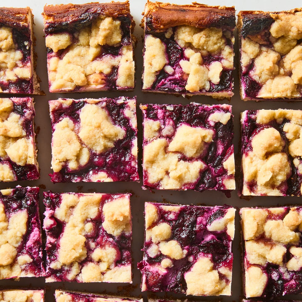 Blueberry Crumble Cheesecake Bars blueberry crumble cheesecake bars